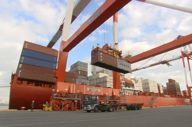 image of unloading of depot ships