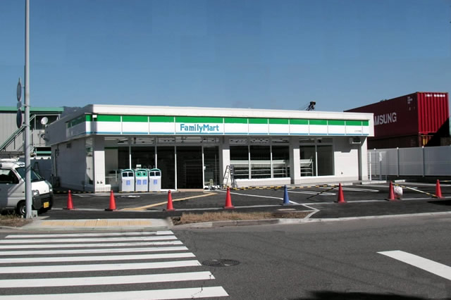 ファミリーマート神戸六甲アイランド店